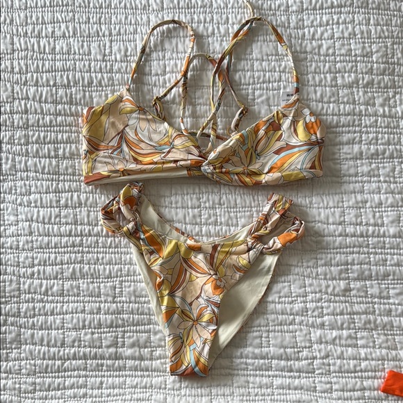 L Space Swim Lspace Vibrant Floral Bikini Set Poshmark